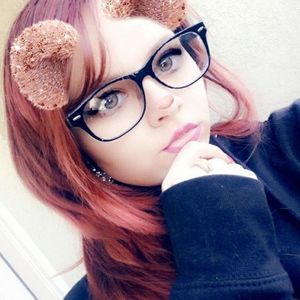 Meet your Posher, Mia